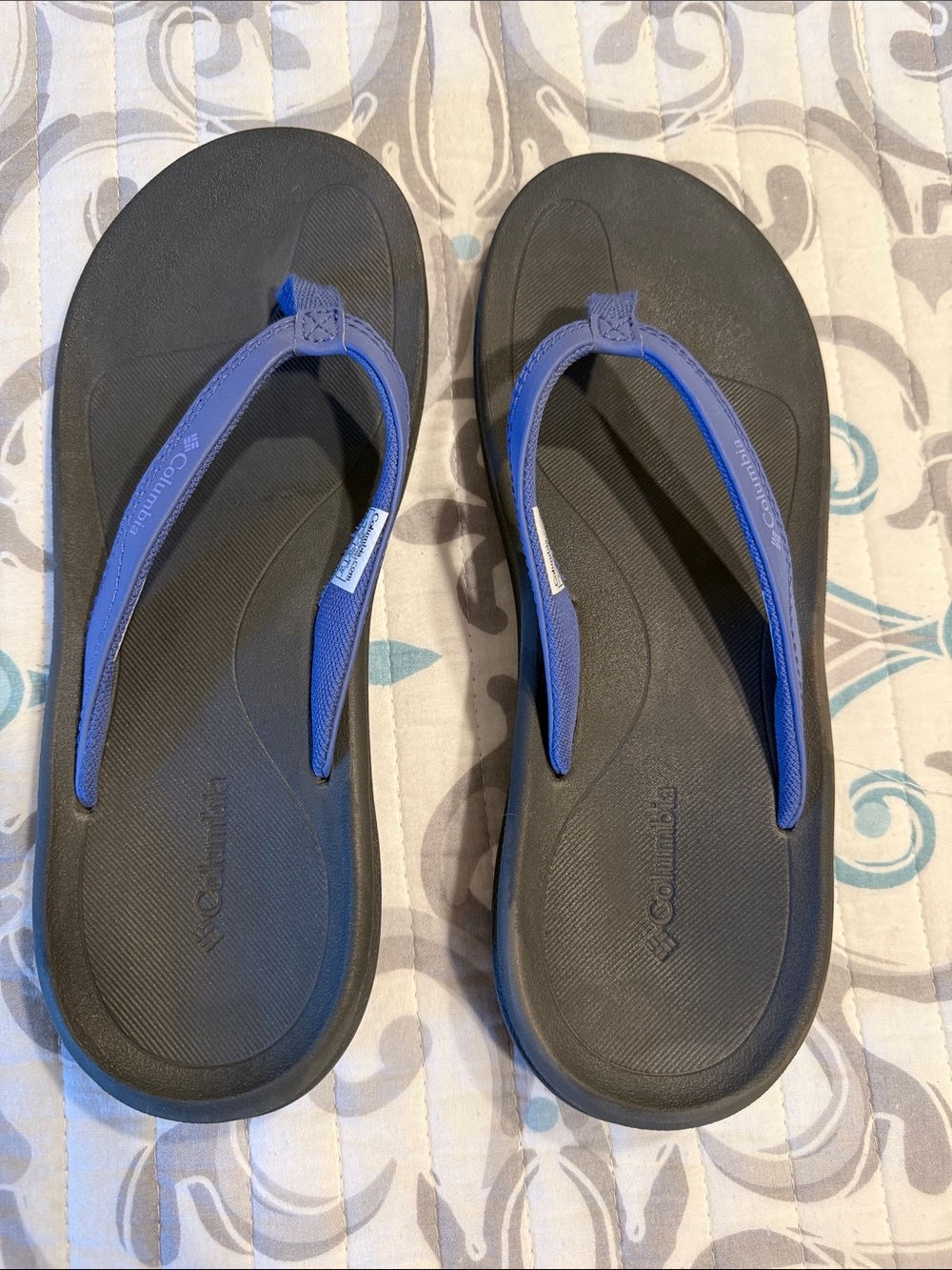 Columbia Women's Blue and Black Thong Sandals